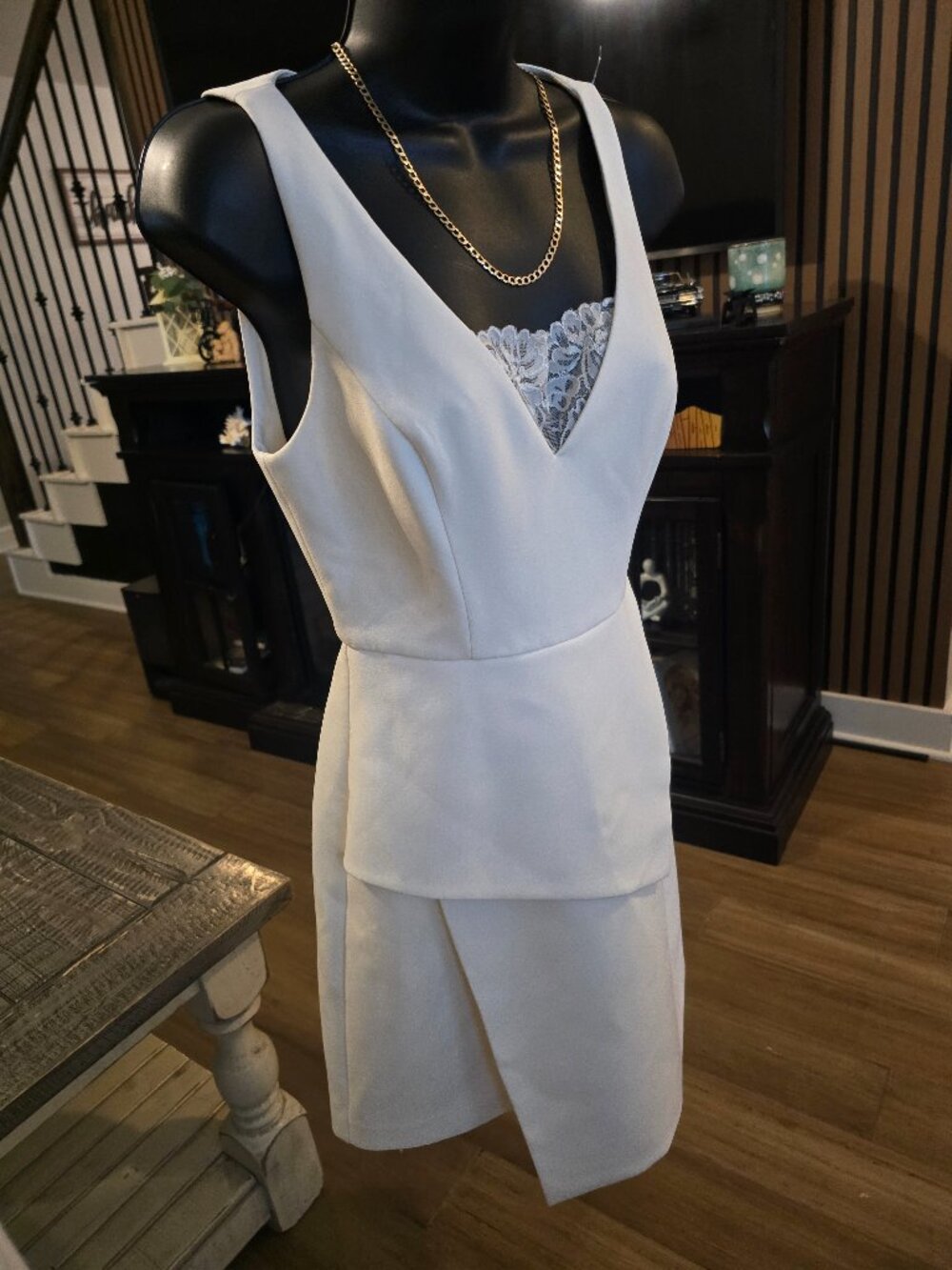 Bcbg max azria white dress size 0